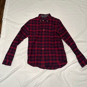American Eagle Plaid long sleeve Men’s shirt. Classic fit, size small.